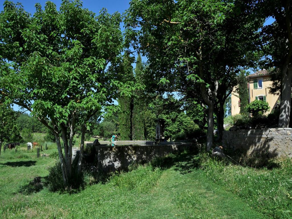 Une Campagne En Provence Bras Exteriör bild
